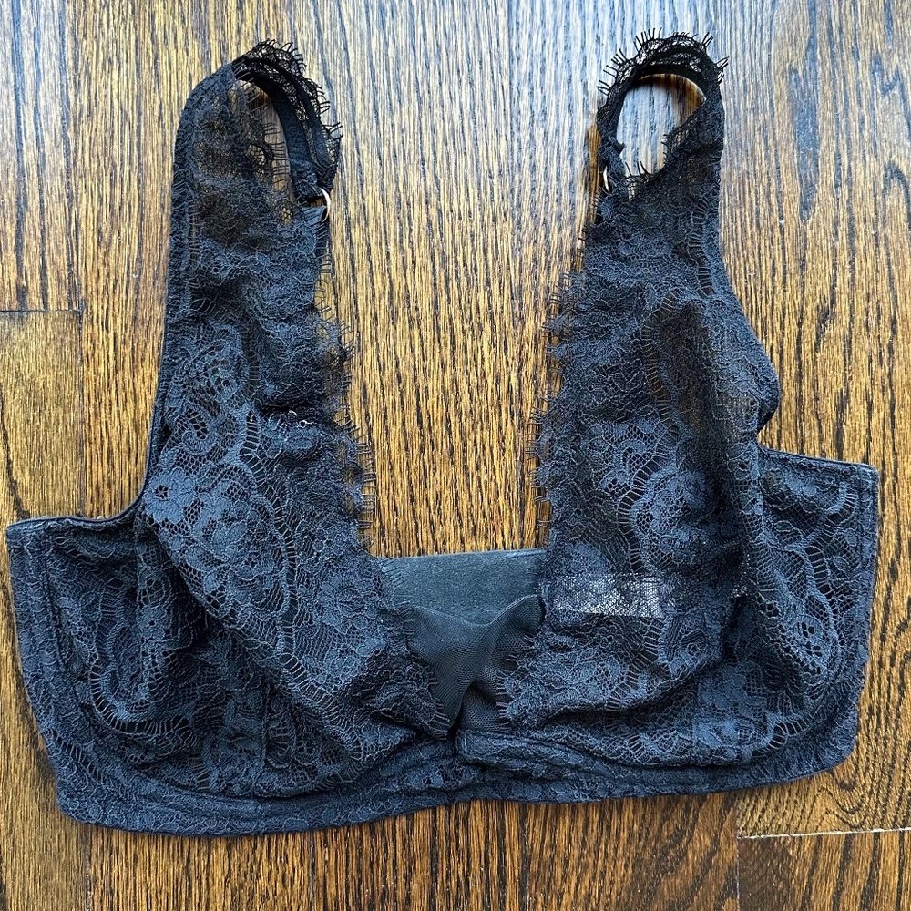 Victoria’s Secret Unlined Black Lace Bra Size 32DDD